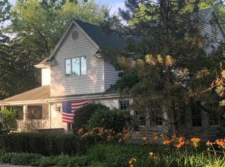W279N2862 Rocky Point Rd, Pewaukee, WI 53072