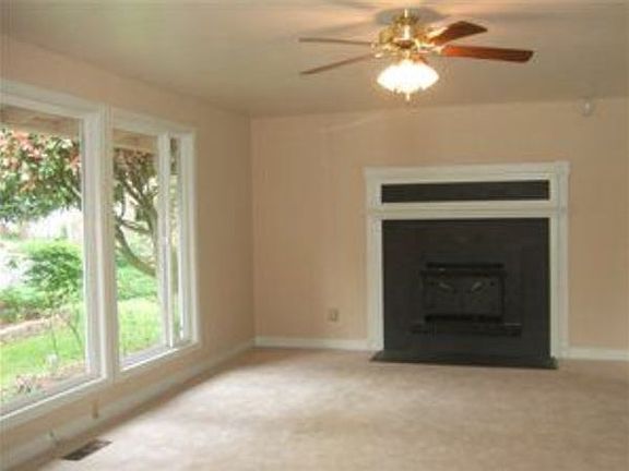 2nd image of 11815 NE 142nd Pl