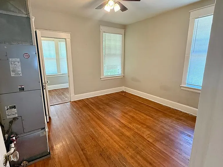 3310 Barton Ave — Photo 8