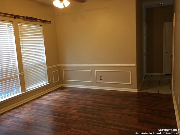 4th image of 8431 Branch Hollow Dr