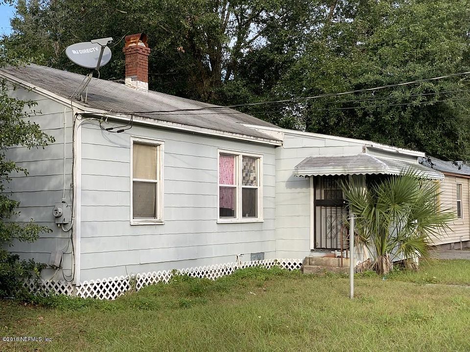 1st image of 536 E 61st St