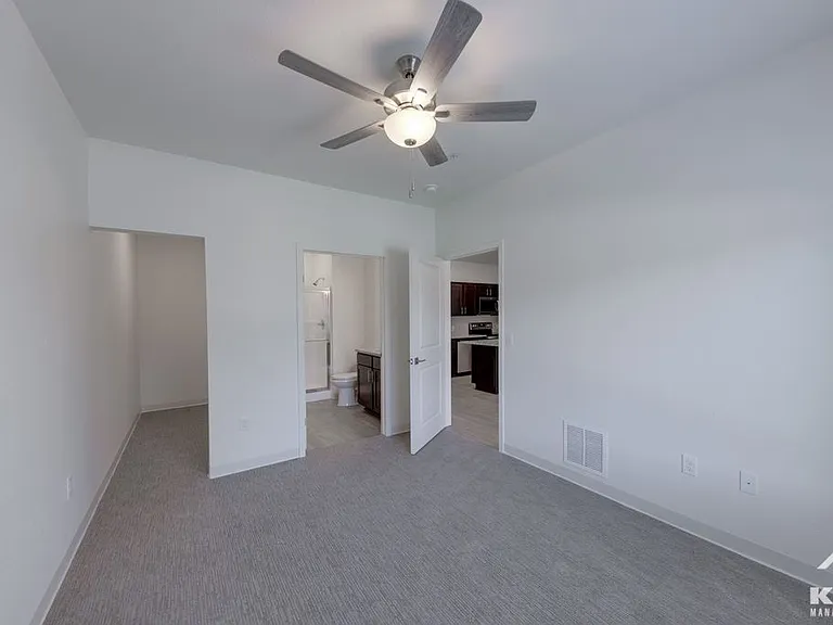 Liberty Gardens Apartments — Photo 36