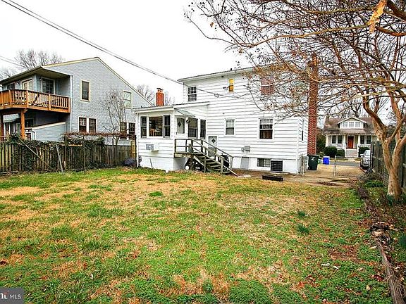 2nd image of 807 N Garfield St