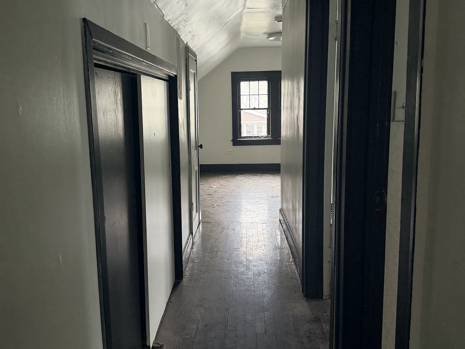 3 bed, $1,400 — Photo 3
