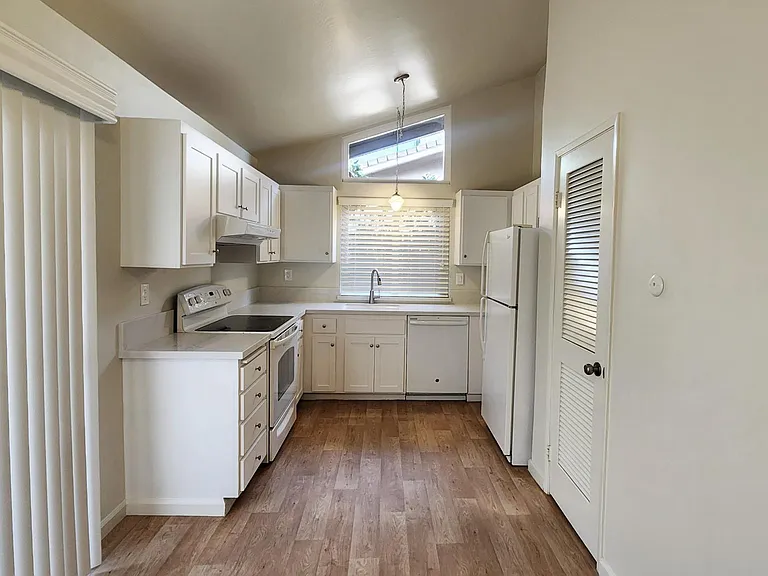 4326 Fair Oaks Blvd — Photo 11