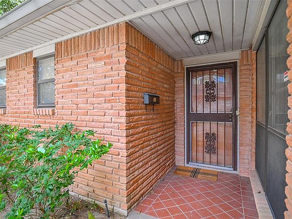 4th image of 6607 Grovewood Ln