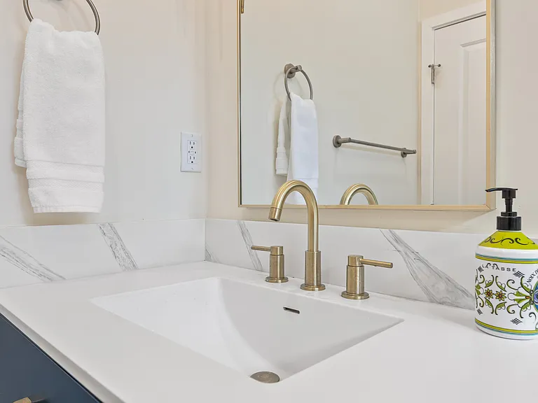 10840 Memory Park Ave — Photo 17