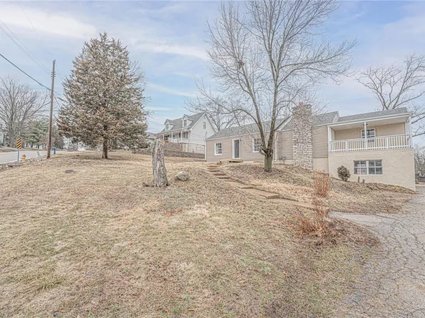 4615 Theiss Rd, Saint Louis, MO 63128
