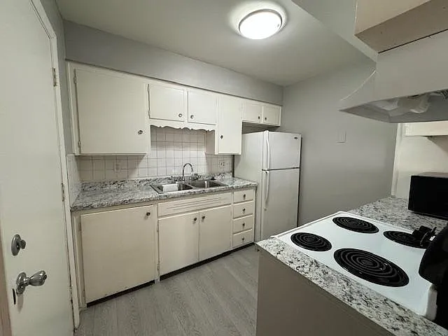 2007 W Berridge Ln — Photo 3