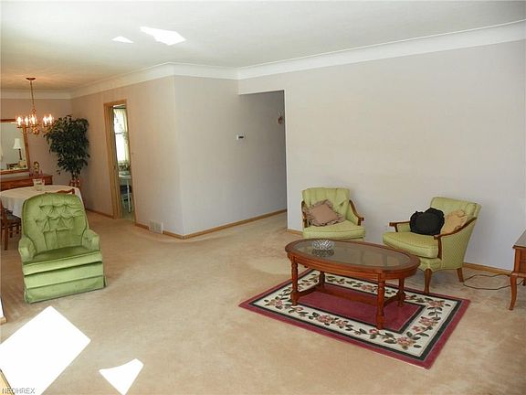 3rd image of 11304 Meadowbrook Dr
