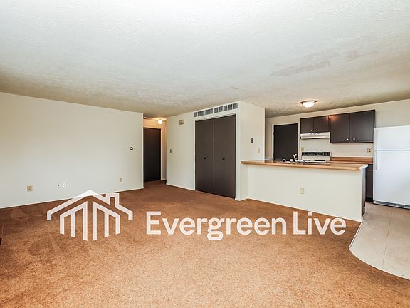 5th image of 8095 Mount Hood Dr