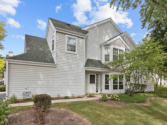 4th image of 308 Stillwater Ct #17-05
