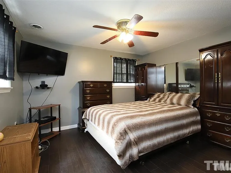 2518 W Wilson St — Photo 12