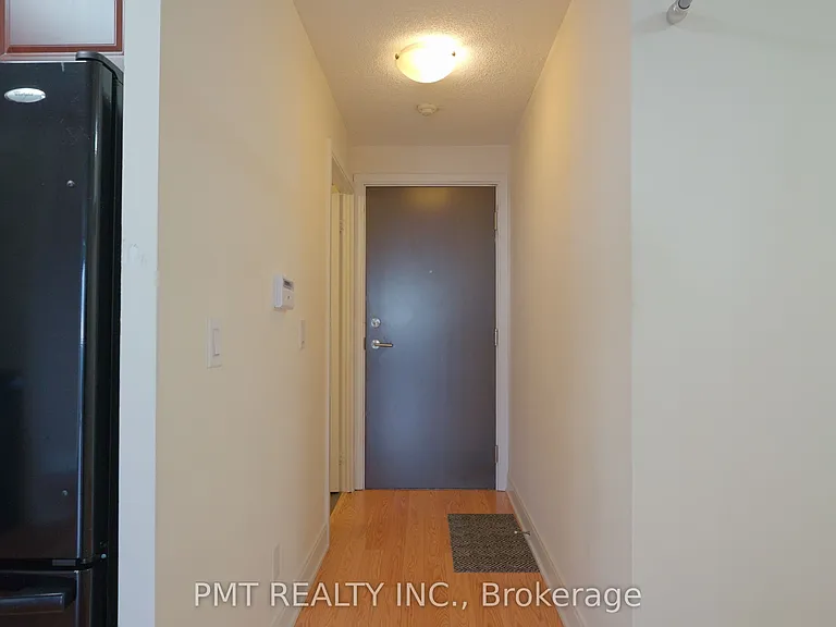 135 Village Green Sq #3925 — Photo 2