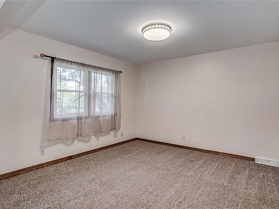 5th image of 1203 Western St