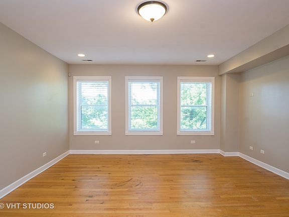 4th image of 2648 W Glenlake Ave APT 2C