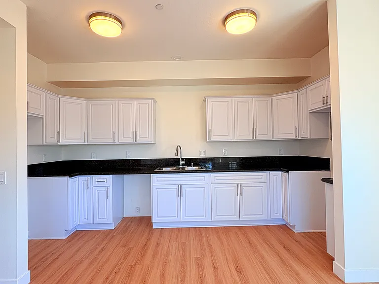1301 N. Hollywood Way — Photo 6