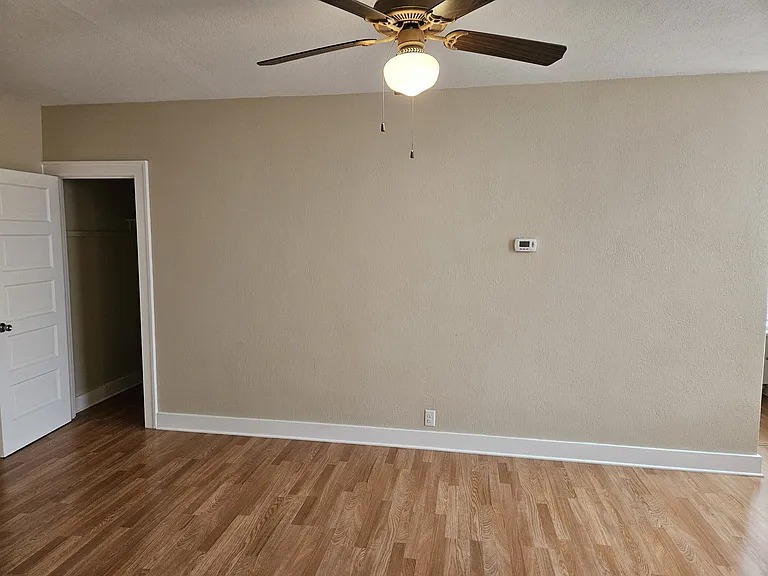 110 S Fond Du Lac Ave #5 — Photo 19
