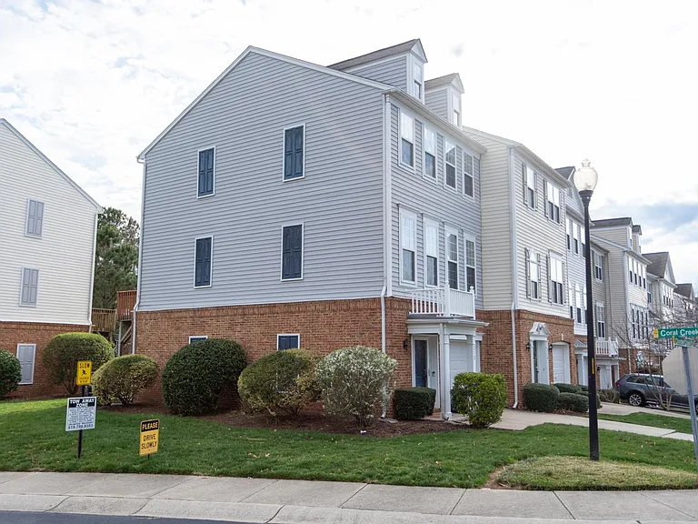 212 Chandler Chase Ct — Photo 3