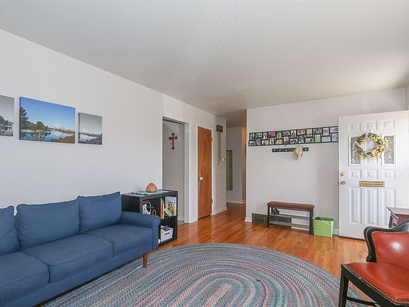 4th image of 2740 Knollwood Dr