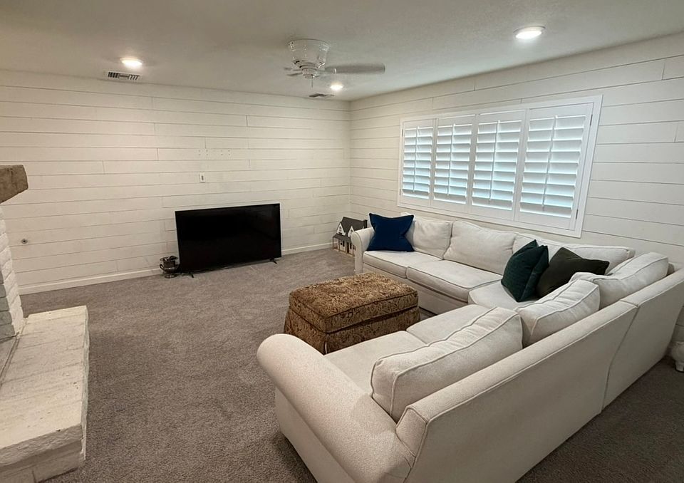 2nd image of 2325 E Encanto St
