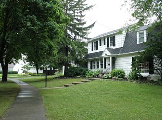 1816 Lonsdale Dr NE, Grand Rapids, MI 49503