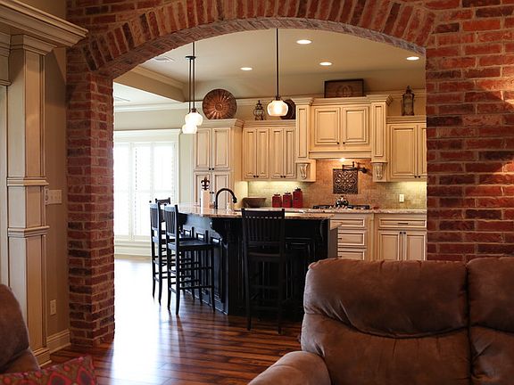 2nd image of 366 Diane Ln