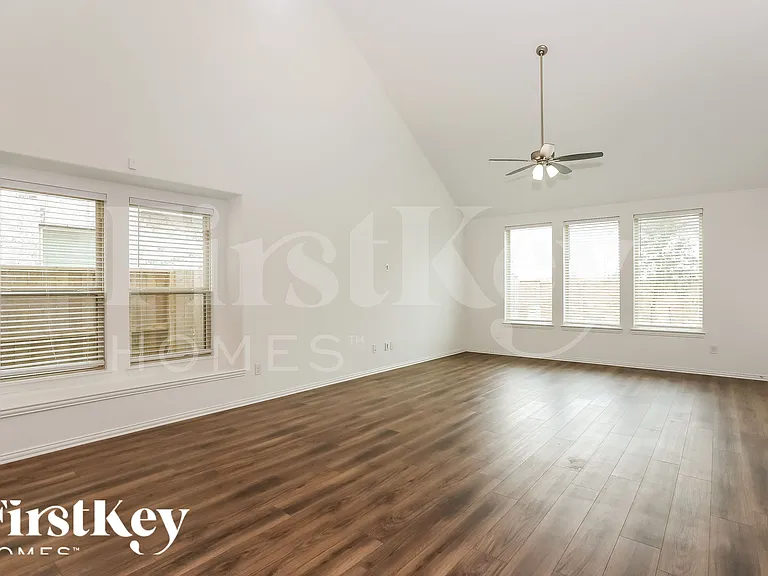 10539 Dolce Ln — Photo 5