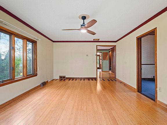 3rd image of 514 Minneapolis Ave S