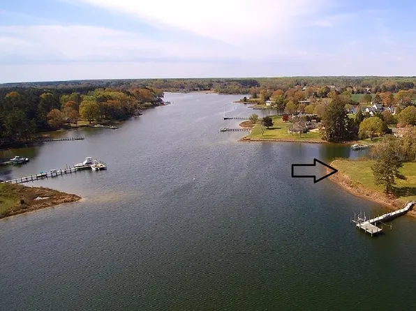 0 Sculling Oar Ln, Kilmarnock, VA 22482