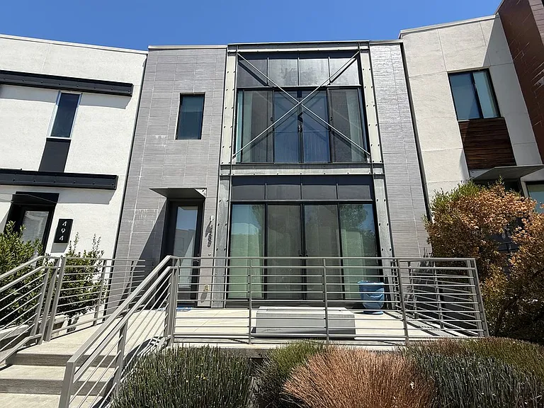 488 Garden St — Photo 1