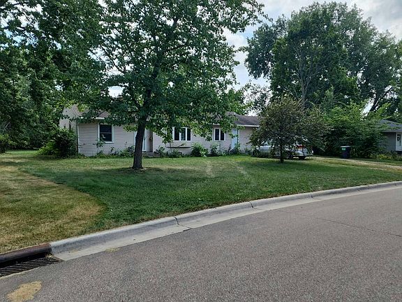 3rd image of 1307 Park Rd