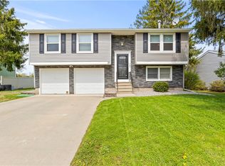 18 Brewerton Dr, Rochester, NY 14624