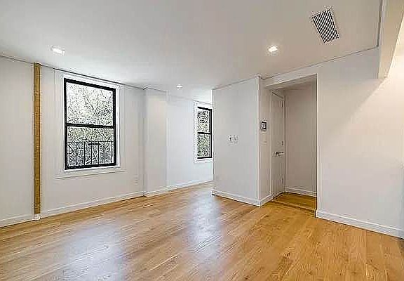 2nd image of 209 Mulberry St #4T