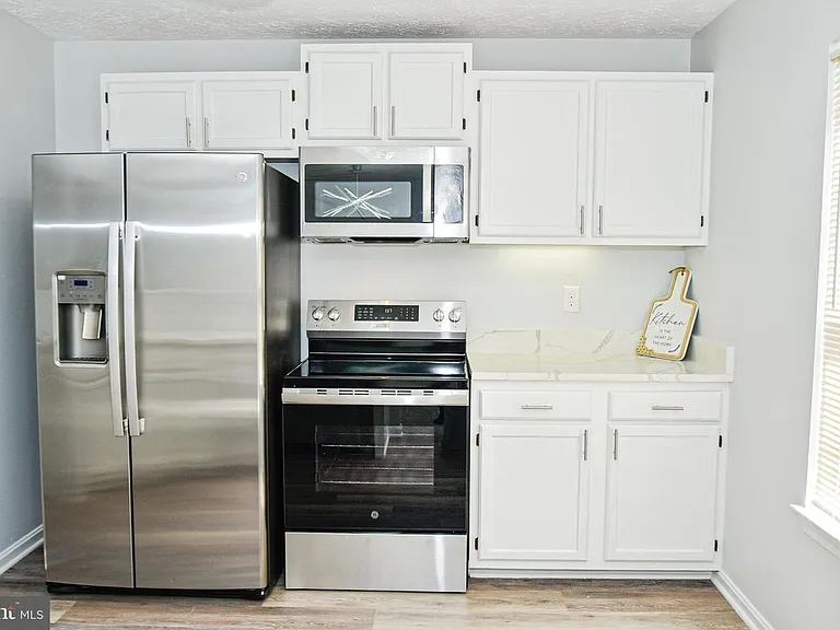 12819 Carousel Ct — Photo 21