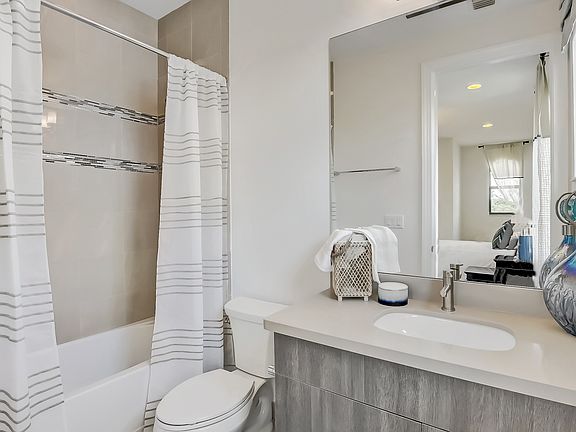 Bed 2 bath