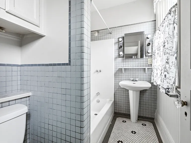 5109 Montgomery Rd — Photo 22