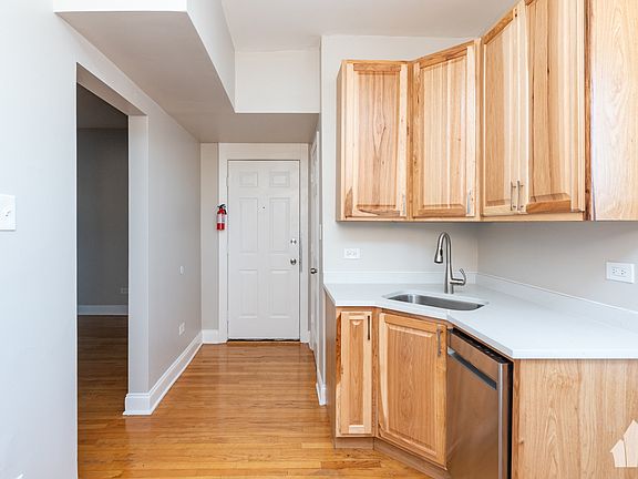 4th image of 1048 N Spaulding Ave APT 3N