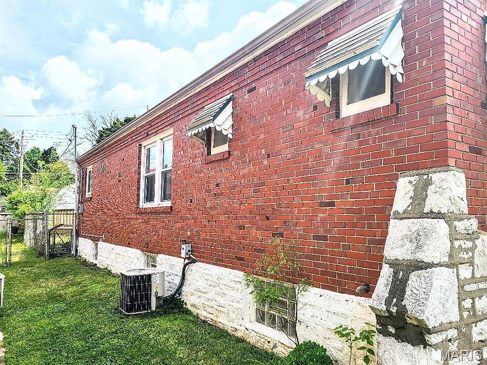 1365 Switzer Ave, Saint Louis, MO 63147 | Zillow