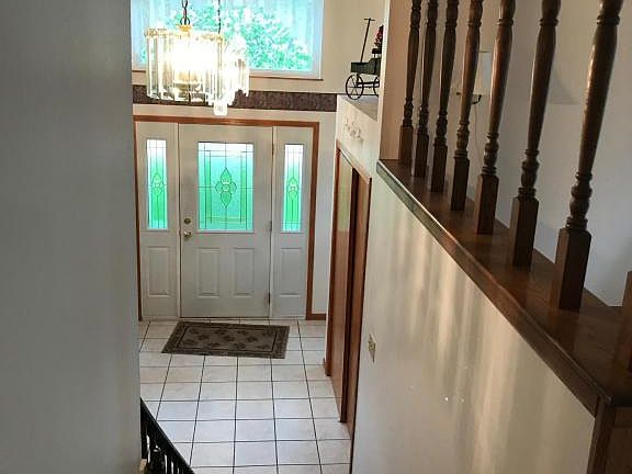 5th image of 404 Knollcrest Ave