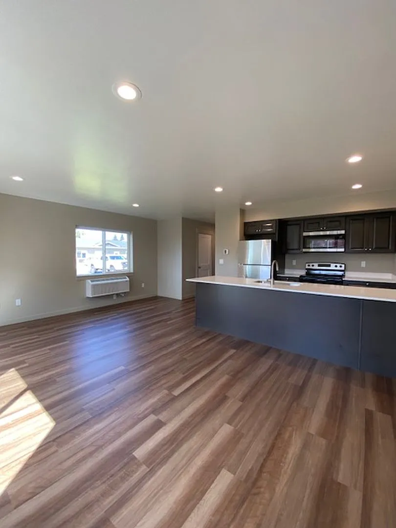 Must See New Three Bedroom Pet Friendly Duplex! — Photo 3