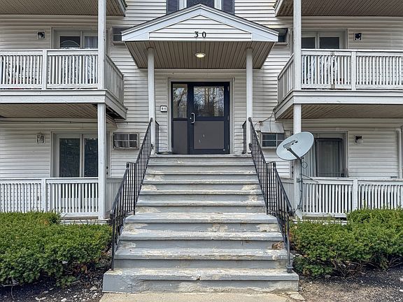 4th image of 30 Abbey Rd APT 108