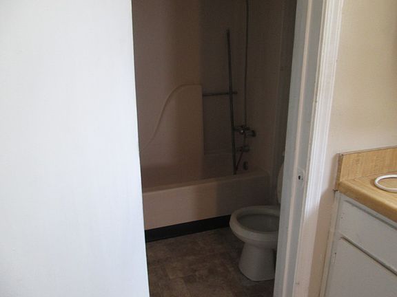 5th image of 69 Lexington Dr APT A5