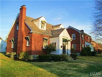 2nd image of 2038 Worthington Ave