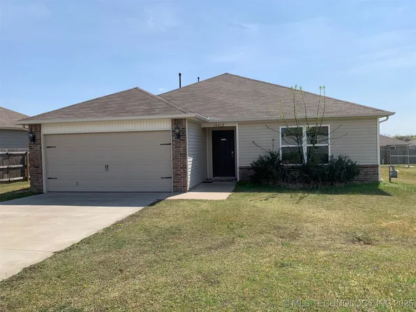 10212 E Larry St, Claremore, OK 74019