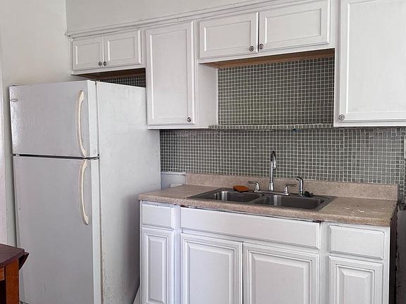 5th image of 3906 Grantley Rd