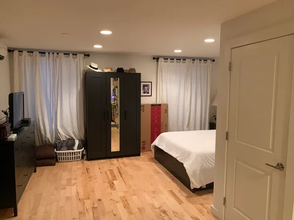 118 Market St, Philadelphia, PA