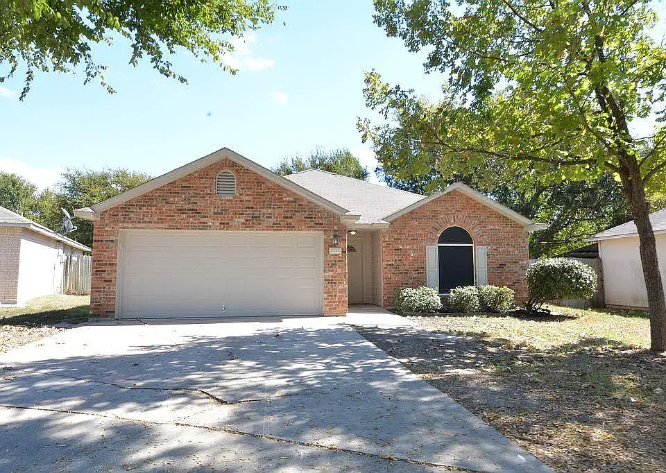2717 Greenbriar Ct