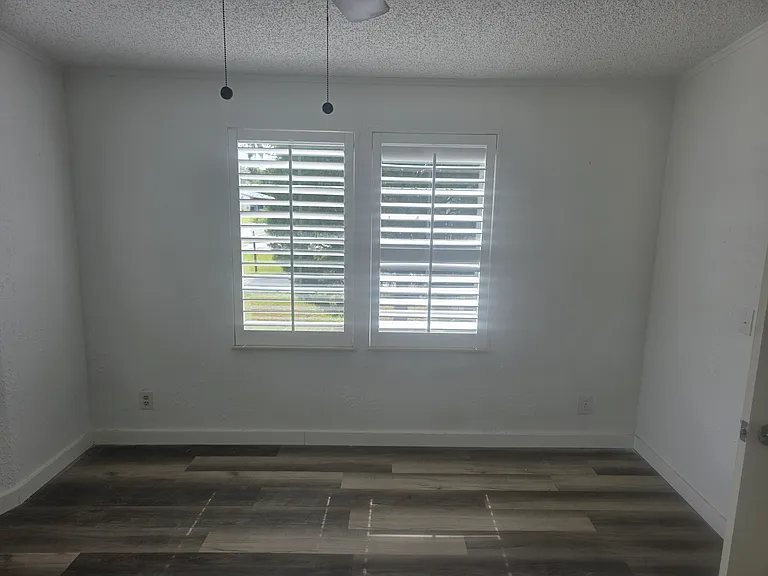 3615 Lazy Lake Dr S — Photo 3