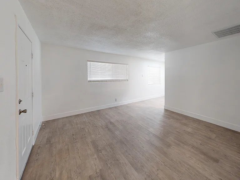 630 N 11th St #4B — Photo 19
